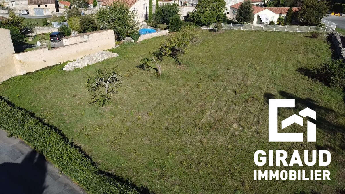 Terrain à NIEUL-SUR-L&#039;AUTISE