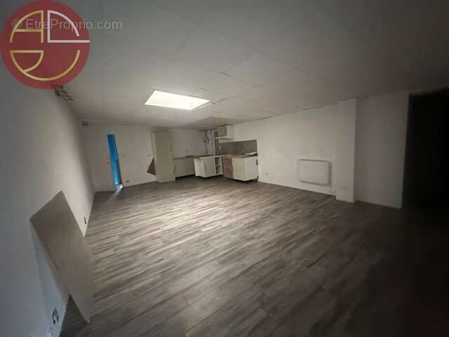 Commerce à LAUNAGUET