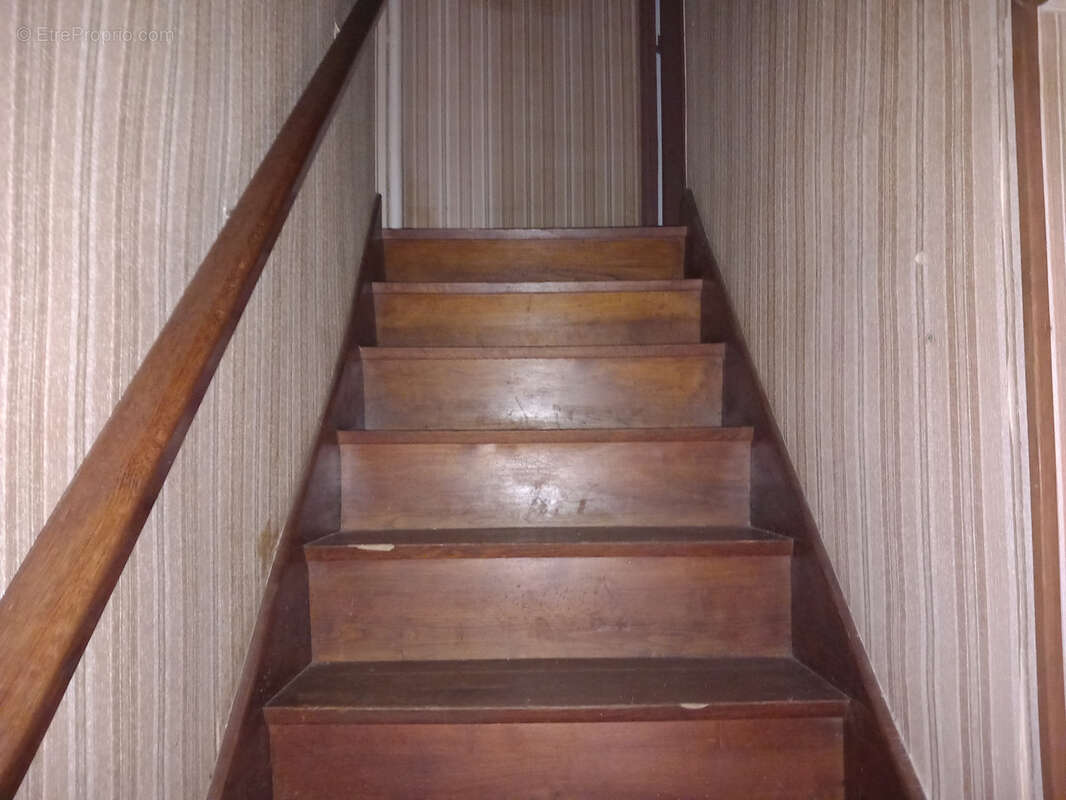 2 maisons à rafraîchir, dépendances, sur 1107m2 avec puits - photo 8