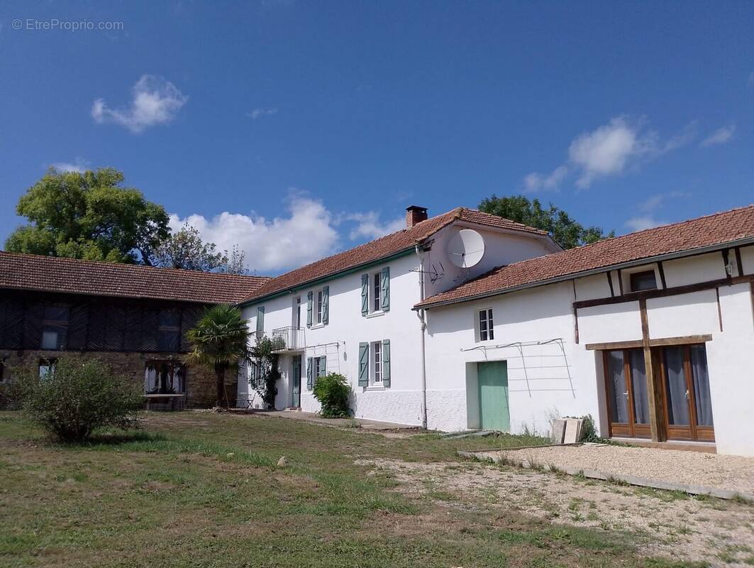 Beautiful French Country House Near Tournay, Hautes-Pyrénées, South-West France - Maison à TOURNAY
