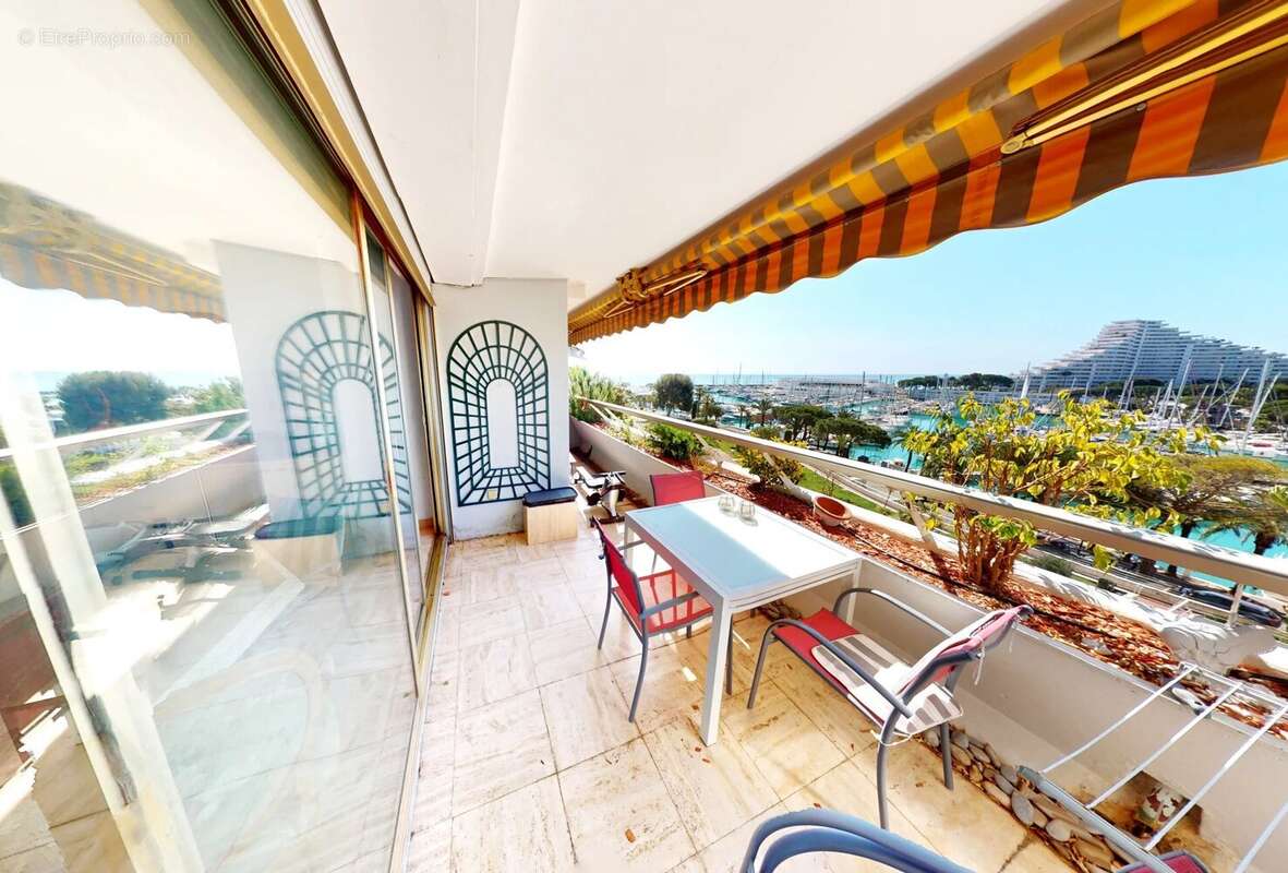 Appartement à VILLENEUVE-LOUBET