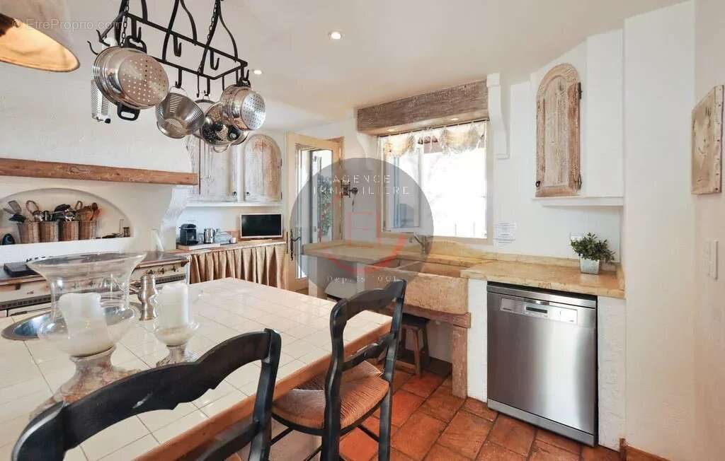 Maison à LES ADRETS-DE-L'ESTEREL