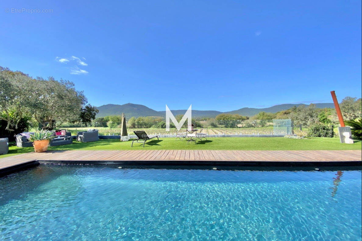 Maison à PLAN-DE-LA-TOUR