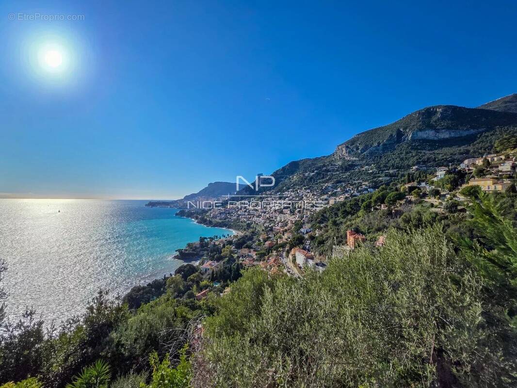 Appartement à ROQUEBRUNE-CAP-MARTIN