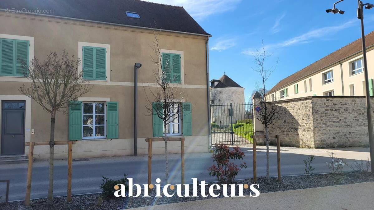 Appartement à SURVILLIERS