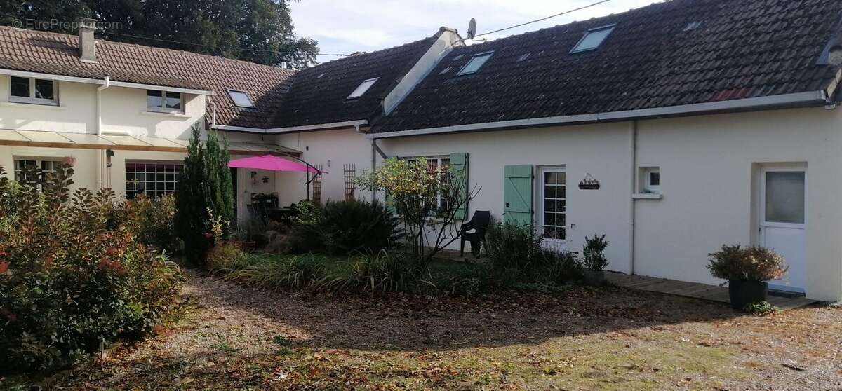 Maison à ESTREES-LES-CRECY