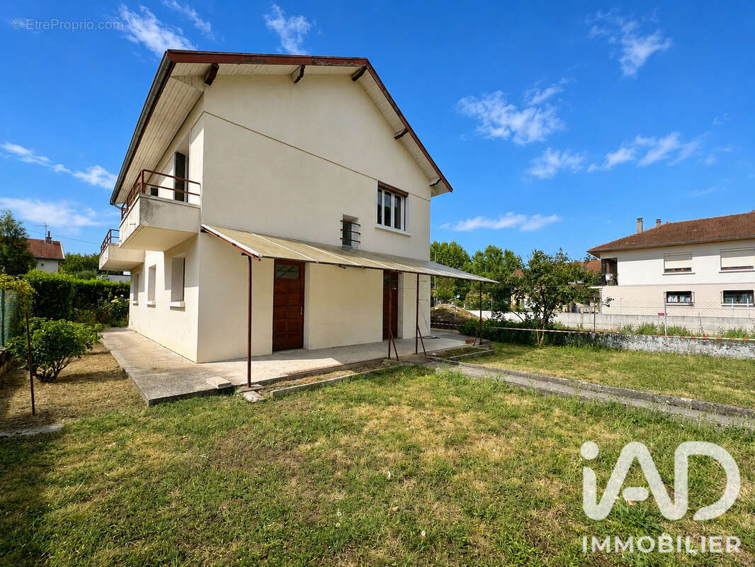 Maison 109 m² à Poisat  - photo 2