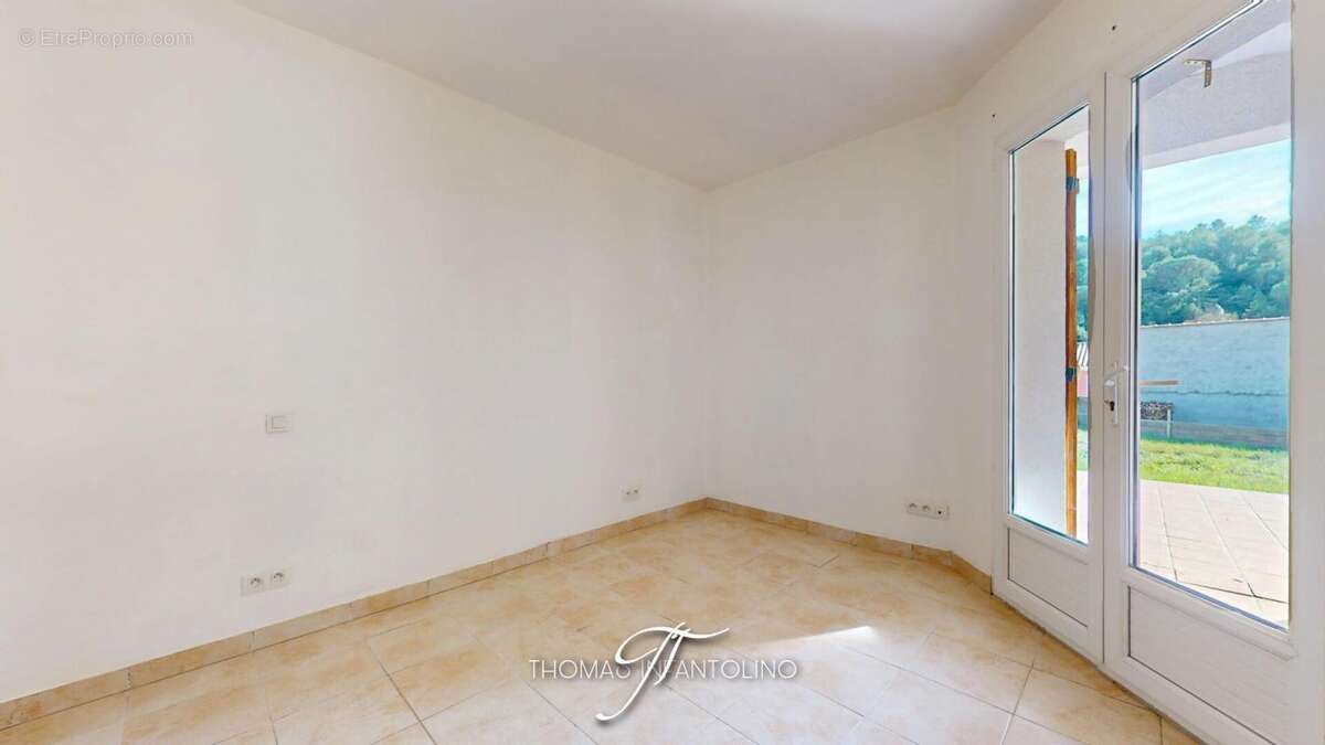 En exclusivite - maison 4 faces - 4 chambres - bureau - garage - photo 14