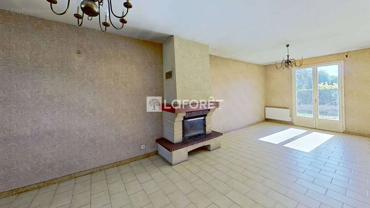 Maison à DECINES-CHARPIEU