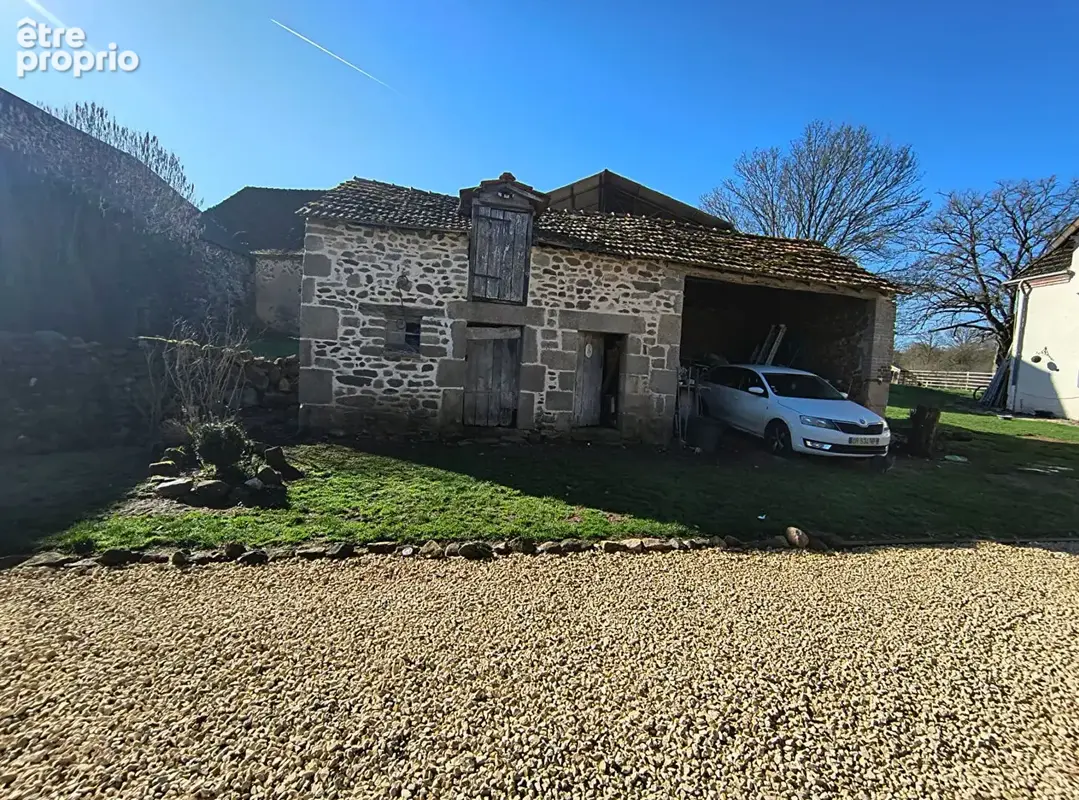 CREUSE - Maison polyvalente de 5 chambres avec piscine, dépendances et possibilité d'aménager un gîte - photo 17