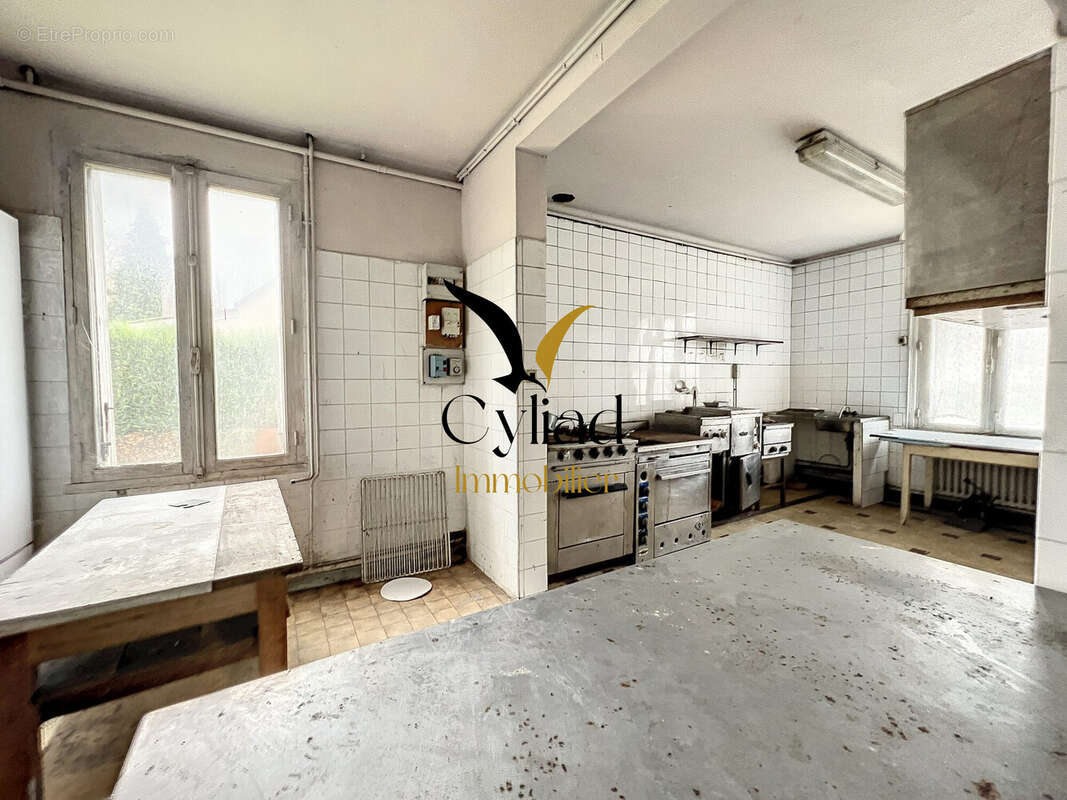 Commerce à LA FRESNAIS