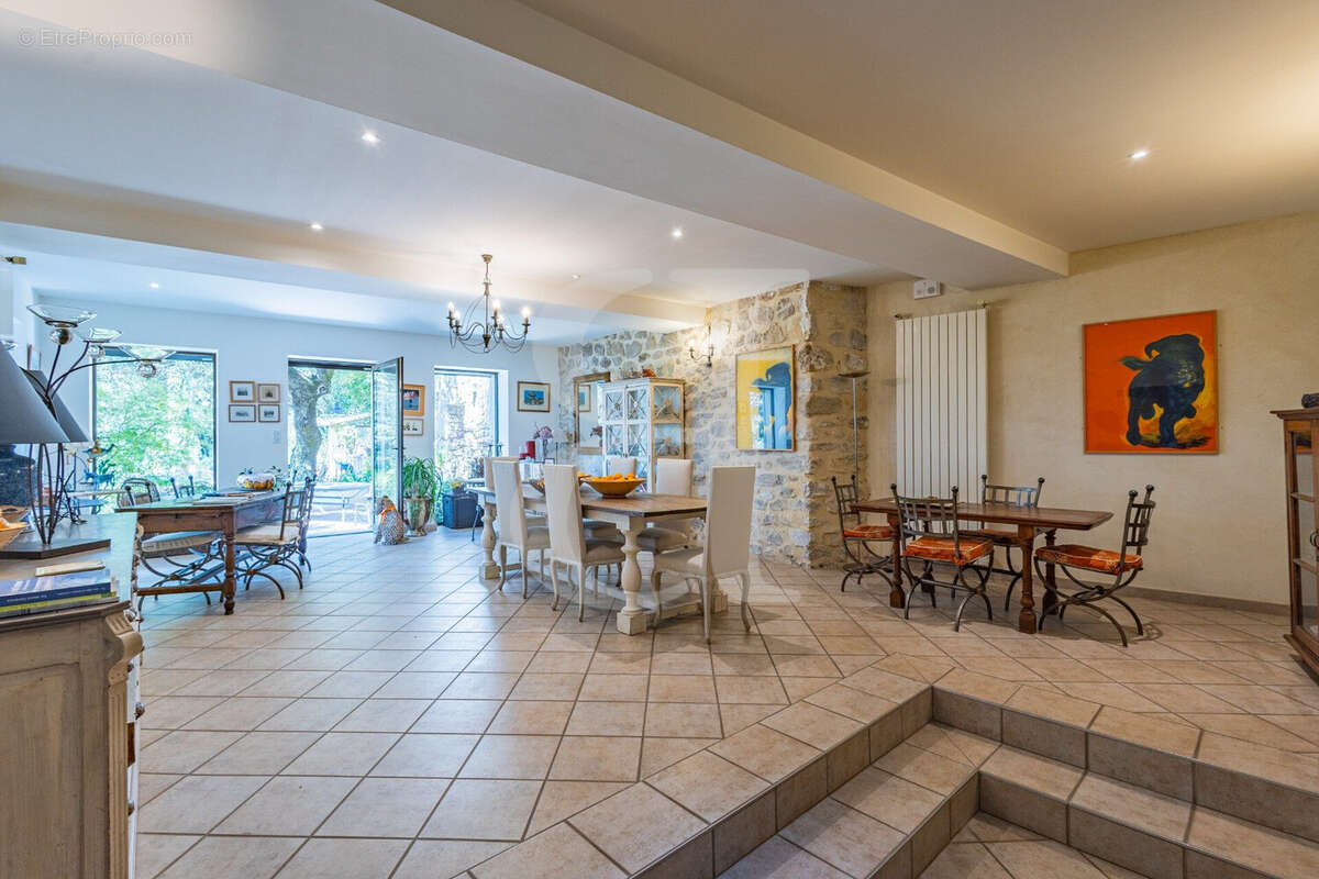 Maison à VAISON-LA-ROMAINE