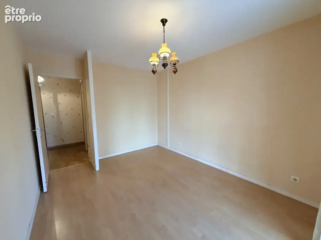 Clermont Ferrand  superbe appartement T5 95 m2, 3 chambres, 2 terrasses de 30 et 25 m2, garage, asc, 260500€ F - photo 3