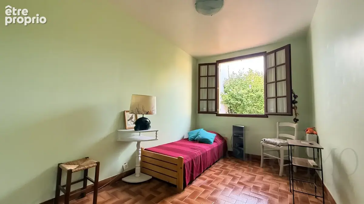 Maison de plain-pied  Castries   Terrain 502 m² - photo 6