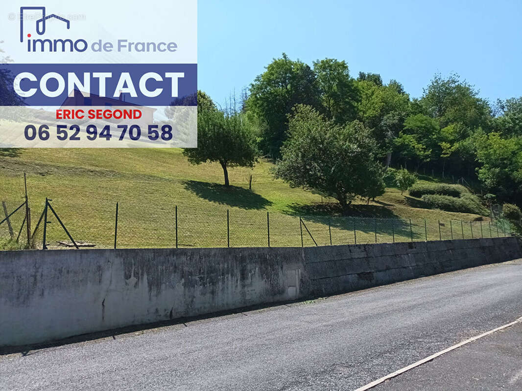 Decazeville- Centre-ville - Terrain à bâtir de 1640 m2 - photo 2