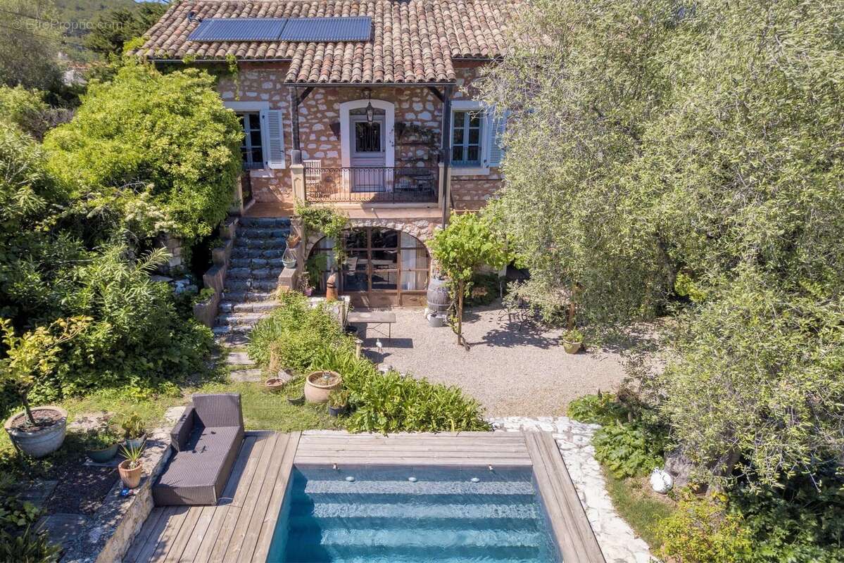 Maison à ROQUEFORT-LES-PINS