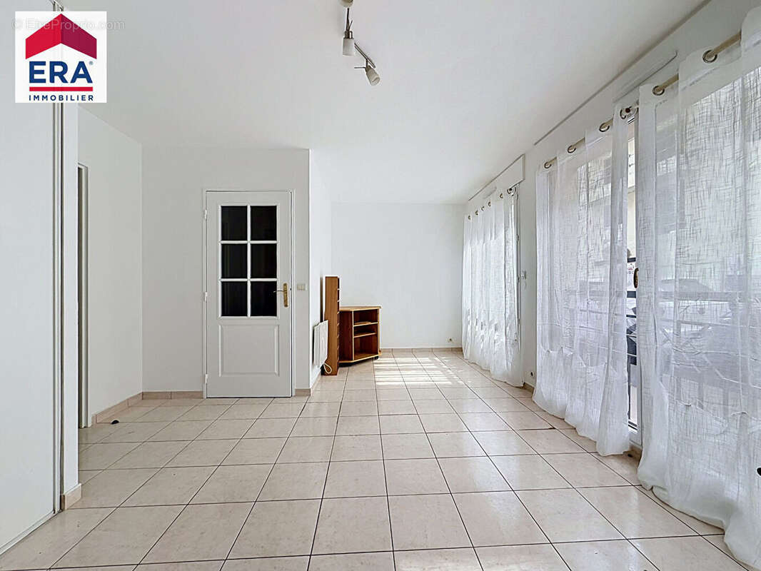 Appartement à CHARENTON-LE-PONT