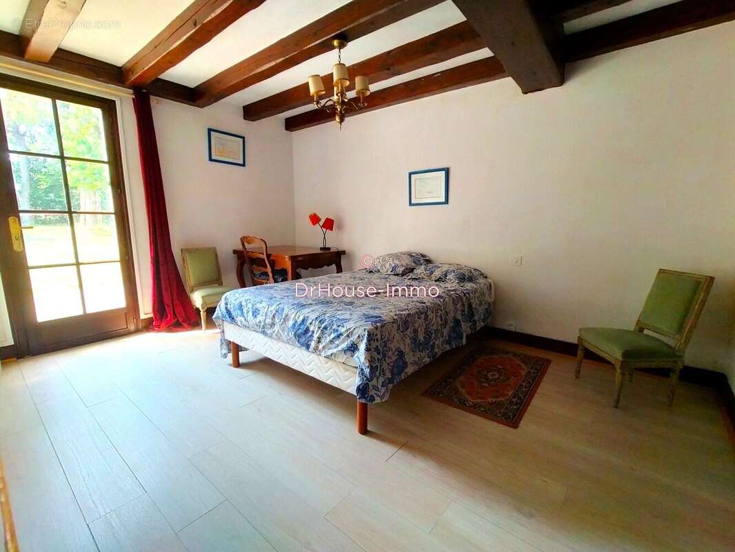 Maison à VENDEUVRE-DU-POITOU