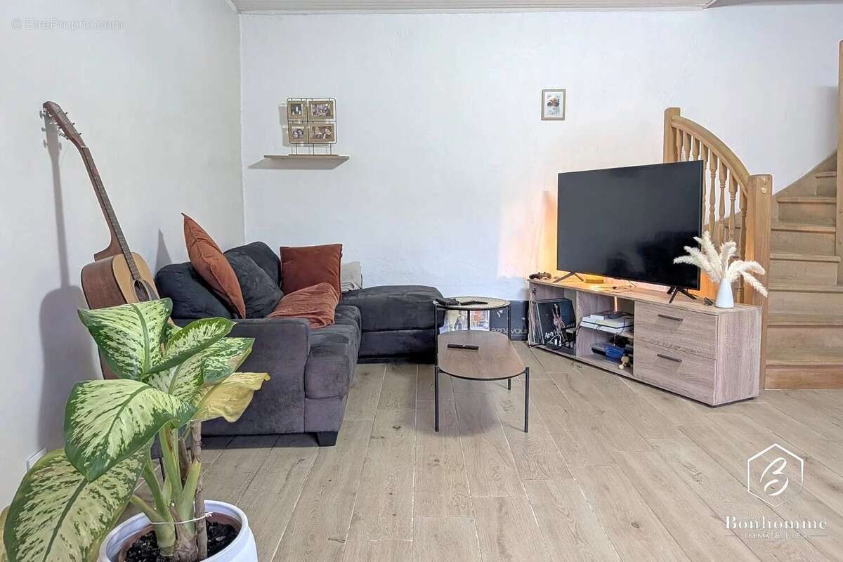Maison 3 pièces - 105m2 - LESTIAC SUR GARONNE - photo 4