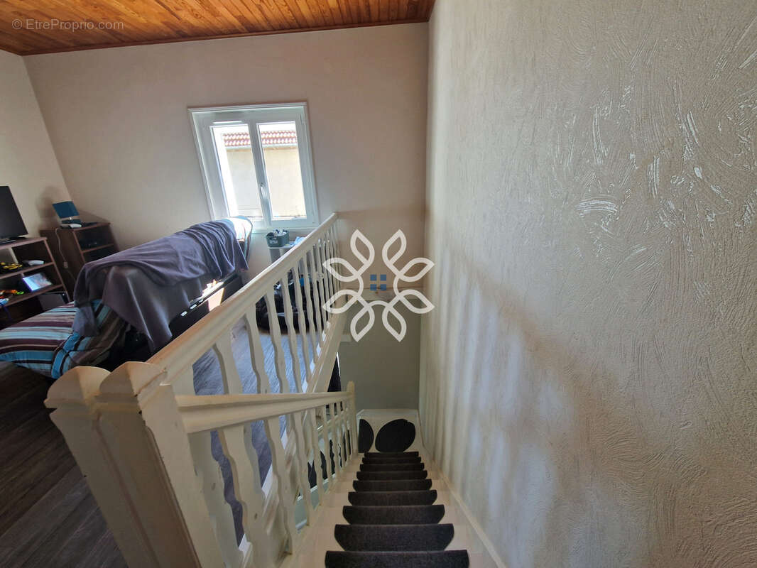 Charmante maison de village à Vergongheon   Un cocon familial plein de potentiel ! - photo 12