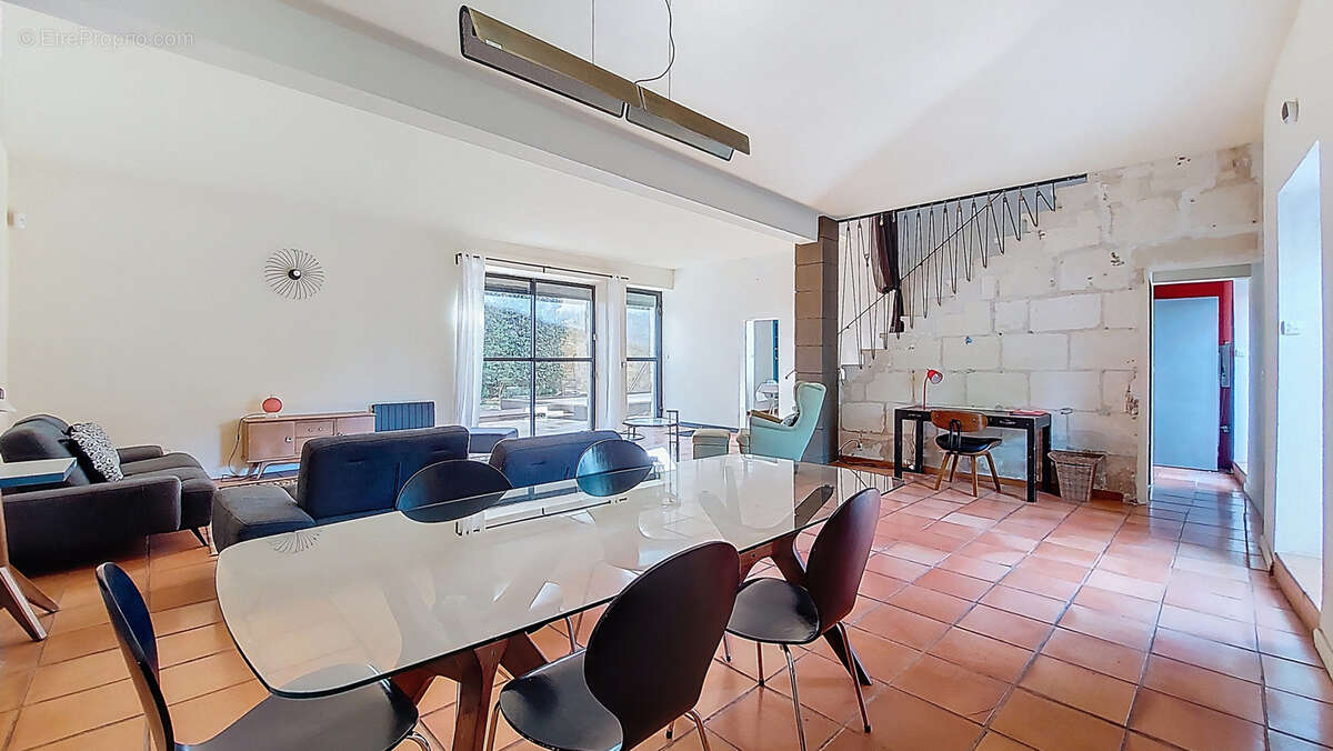 Maison à JONQUIERES-SAINT-VINCENT