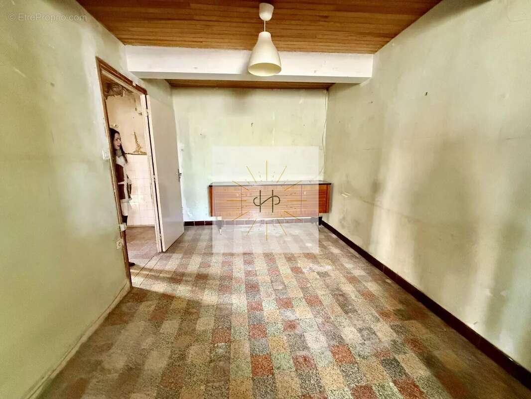 Maison à MONTELIMAR