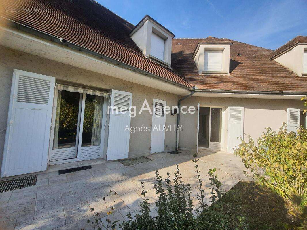 Maison à NERIS-LES-BAINS