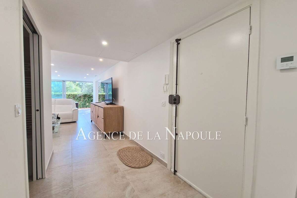 Appartement à MANDELIEU-LA-NAPOULE