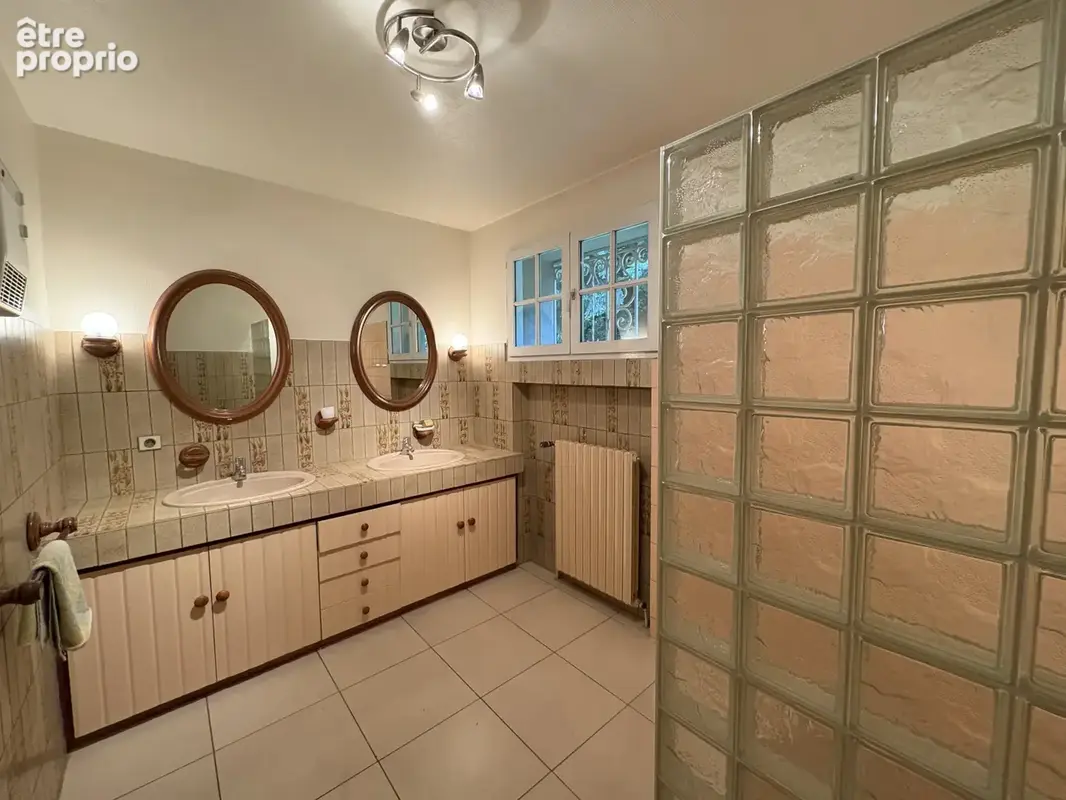Maison de 223m2 avec 5 chambres - photo 9