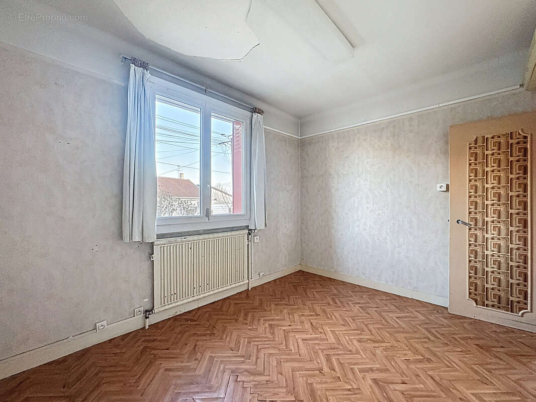 Maison à PARAY-VIEILLE-POSTE