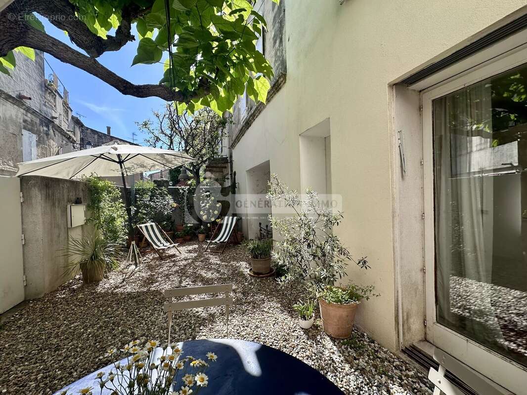 Appartement à FONTVIEILLE