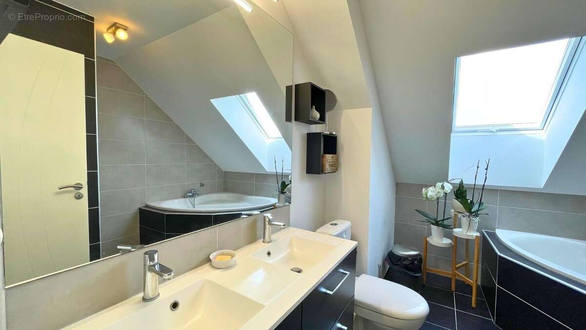 Maison à MONTREUX-VIEUX