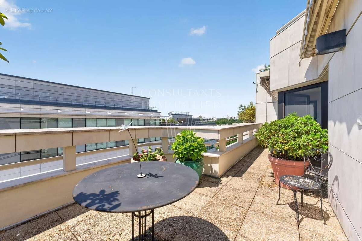 Appartement à LEVALLOIS-PERRET