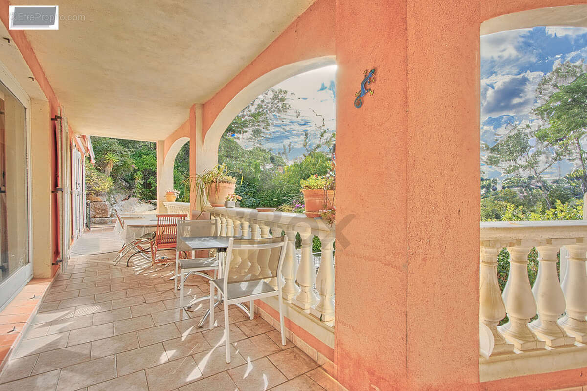 Maison à HYERES