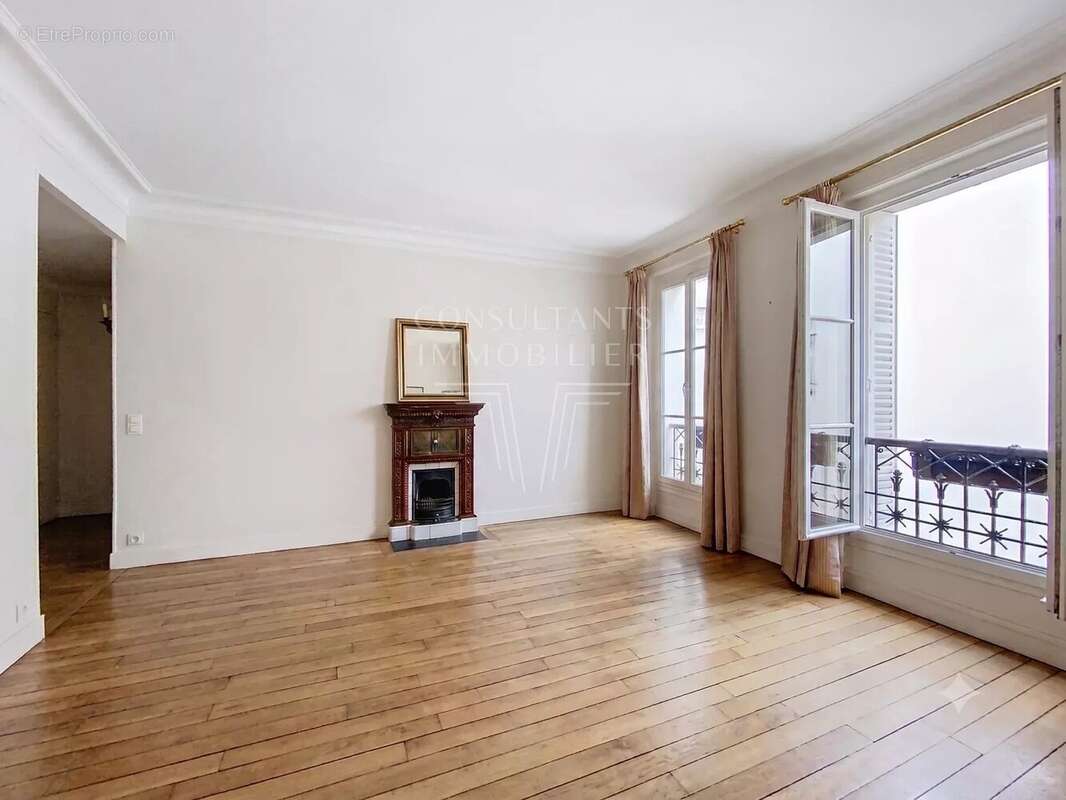 Appartement à PARIS-7E