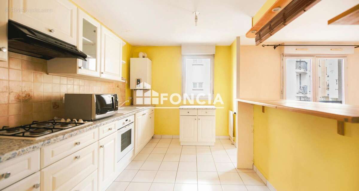 Appartement à FLEURY-LES-AUBRAIS