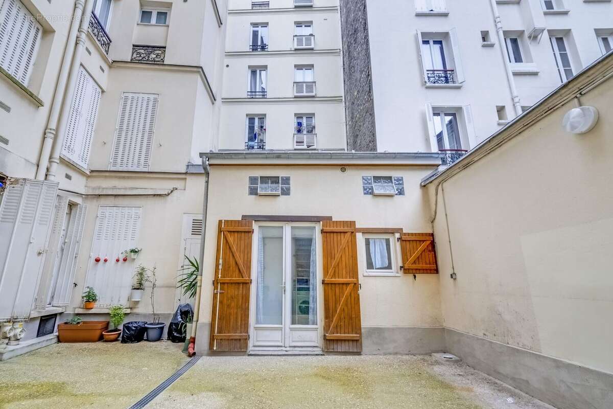 Commerce à PARIS-18E