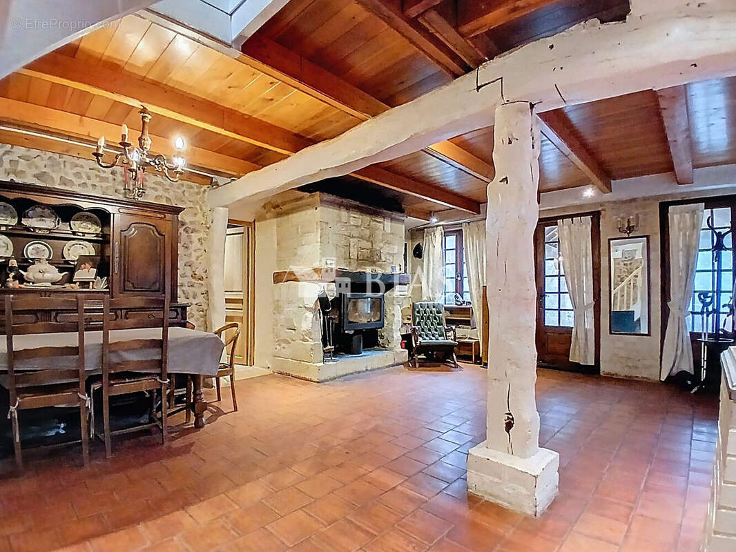 Maison à EQUEMAUVILLE