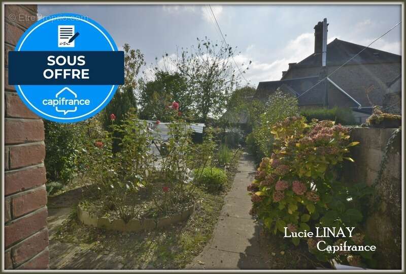 Maison à SAINT-DENIS-DE-GASTINES