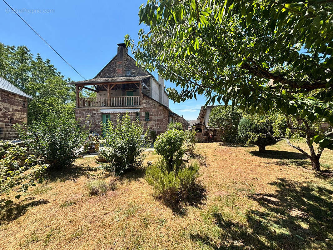 Ensemble immobilier en pierre entre BOZOULS et ESPALION - photo 12