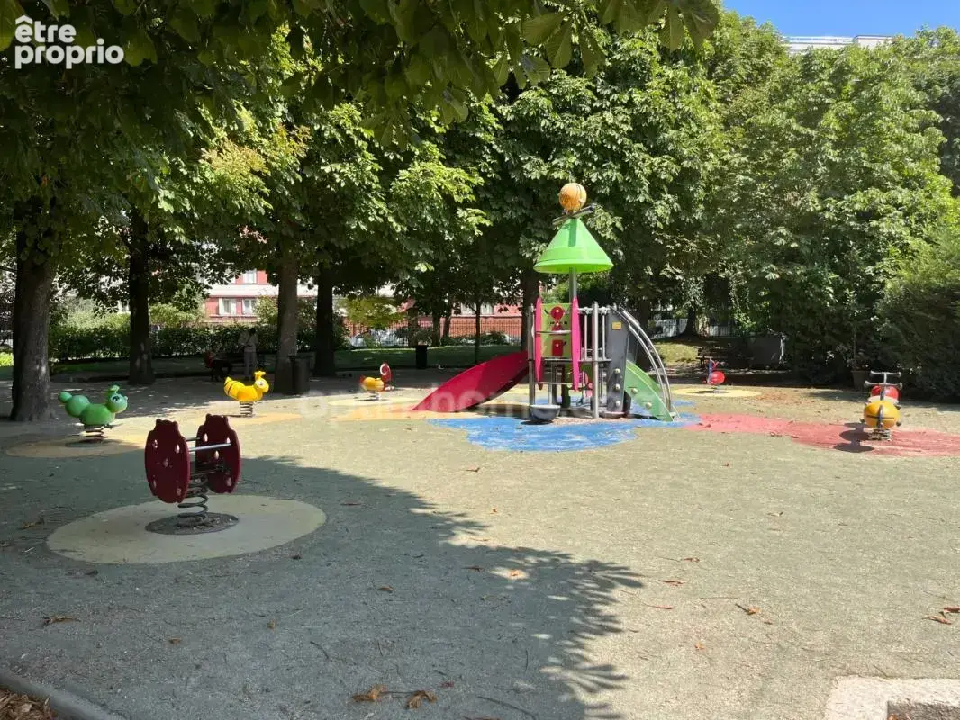 CLICHY (HAUTS DE SEINE, 92) – 2 pièces F2/T2 – excellent état – 40,10 m² - Proche transports, centre-ville, commodités et parc R - photo 17