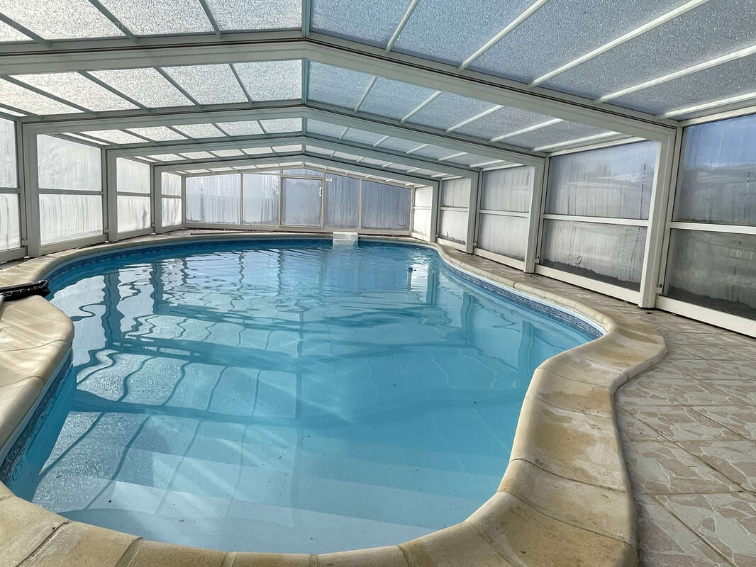 Pavillon de plain pied avec vue degagee// superbe terrain arboré // piscine - photo 2