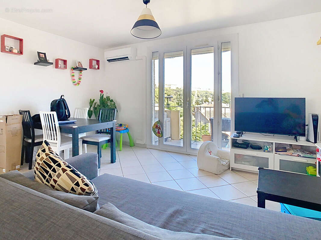 VIEUX VILLAGE : Appartement Vitrolles 4 pièce(s) 72.61 - photo 8