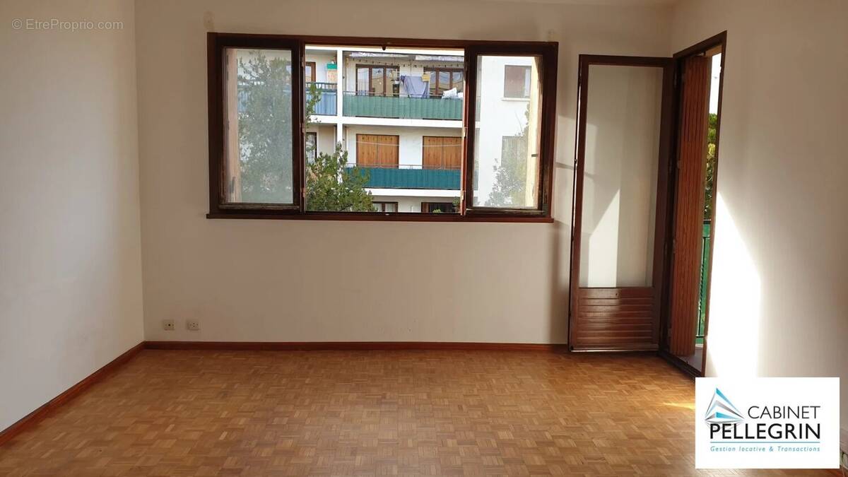 Appartement à MARSEILLE-4E
