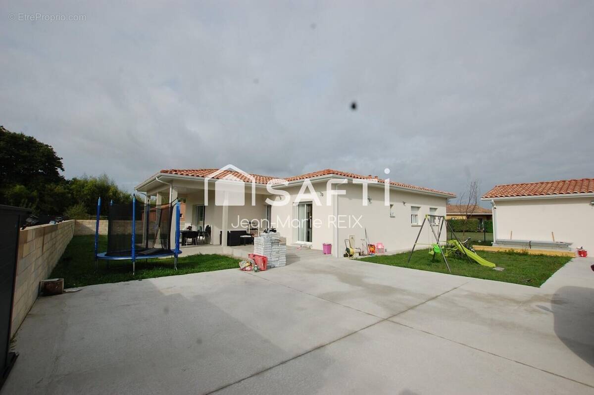 Photo 1 - Maison à ETAULIERS