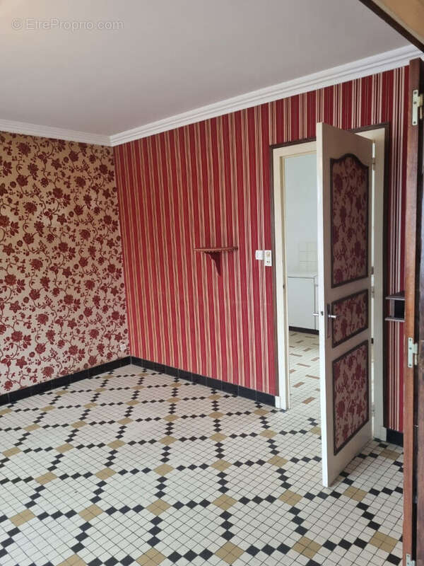 Maison à BEAULIEU-SUR-LAYON