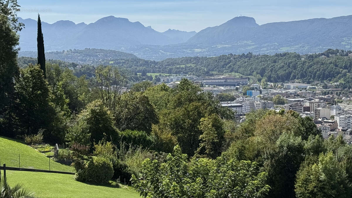 Appartement à AIX-LES-BAINS