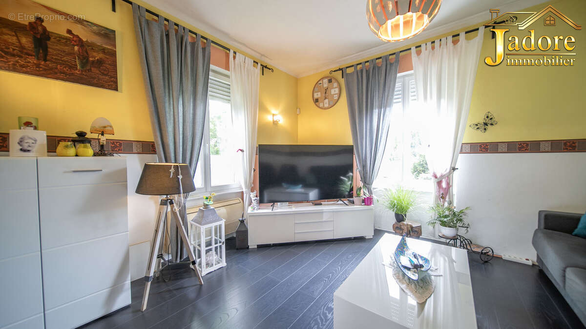 Maison à NEUVILLERS-SUR-FAVE