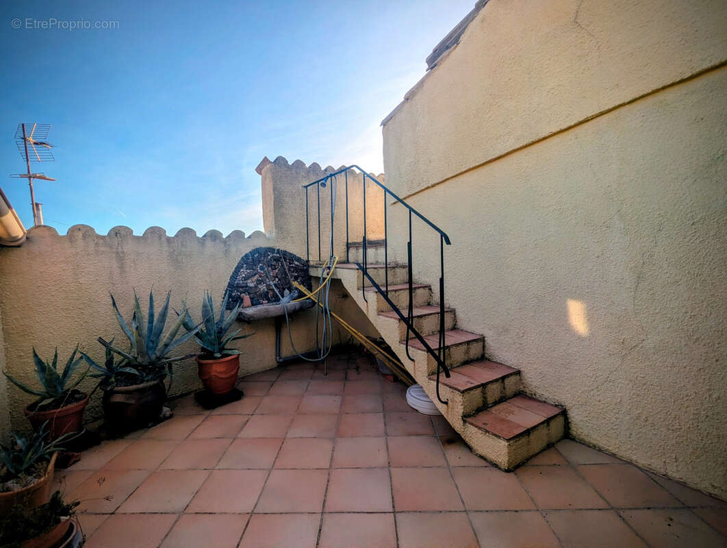 Maison à PARAZA