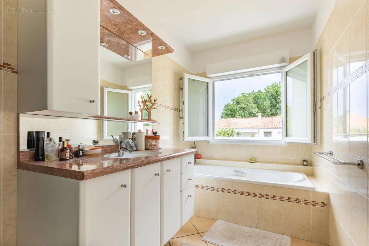 Maison de 5 pièces de 121 m² à Rezé - photo 11